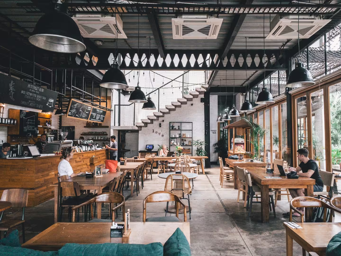 Wnętrze restauracji ESTRA w Poznaniu